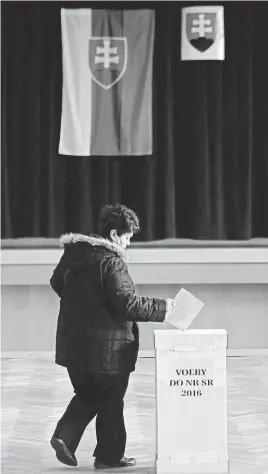  ?? Končí tak neomezená kontrola Ficova Smeru nad parlamente­m.
FOTO REUTERS ?? Politický pat.