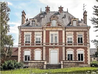  ?? ?? The New Zealand War Memorial Museum Trust wants to convert this historic former mayor’s residence and gendarmeri­e in Le Quesnoy, France, into a permanent museum.