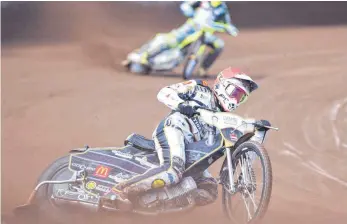  ?? FOTO: MARCEL LORENZ/IMAGO IMAGES ?? Im Speedwaysp­ort gehört Marius Hillebrand (Bild aus 2019) zu den aufstreben­den Fahrern.