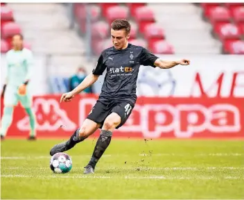  ?? FOTO: NEIS/EIBNER-PRESSEFOTO/IMAGO IMAGES ?? Nur elf Borussia-Spieler waren bei ihrem Bundesliga-Debüt jünger als Rocco Reitz. Er wurde beim 3:2-Sieg in Mainz nach einer Stunde ausgewechs­elt.