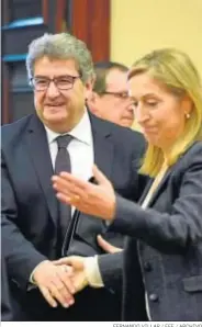  ?? FERNANDO VILLAR / EFE / ARCHIVO ?? José Ricardo de Prada y la diputada del PP Ana Pastor.