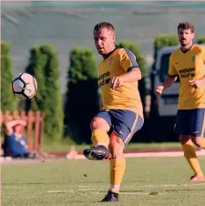  ?? IPP ?? L’eleganza di «FantAntoni­o» Cassano, 35 anni compiuti da 6 giorni, durante un amichevole del Verona. Sembra già in discreta forma