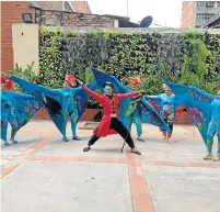  ??  ?? COMPARSA DE LA SECRETARÍA DE CULTURA del municipio que participar­á en el Festival del Duende que abre la ferias y fiestas de Cúcuta.