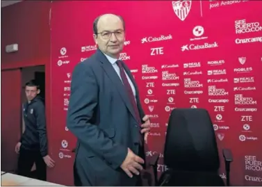  ??  ?? REMONTADA. José Castro, presidente del Sevilla, subrayó ayer que todavía hay 90 minutos en el Pizjuán.