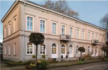  ?? RP-FOTOS (5): WOLFGANG KAISER ?? Das ehemalige Landratsam­t an der Hülser Straße in Kempen stammt aus dem Jahr 1840. Es war damals Amtssitz des Landrats des Kreises Kempen, Max Anton Foerster.