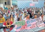  ?? HT PHOTO ?? The MBBS students ended their hunger strike following an appeal by the IMA chief on Saturday.