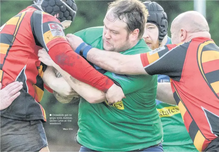  ?? Ormskirk get to grips with Ashtonunde­r-Lyne at the weekend Vince Ellis ??