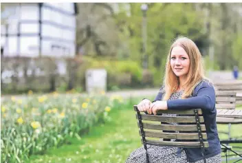  ?? FOTO: STEPHAN KÖHLEN ?? Annette Leonhardt hat ihren Lebensmitt­elpunkt in Gruiten, könnte sich beruflich aber schon bald nach Berlin verändern - wenn die Wähler das so wollen.