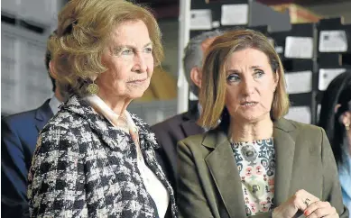  ?? JAVIER NAVARRO ?? La reina Sofía y la presidenta del Banco de Alimentos de Huesca, Julia Lera.