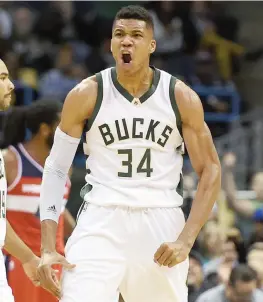  ??  ?? Il fenomeno greco Giannis Antetokoun­mpo, 21 anni, ala di Milwaukee