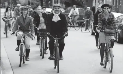  ?? DAX MELMER/The Windsor Star ?? Participan­ts in the inaugural Windsor Tweed Run depart for a bicycle ride around town from the heart of Olde Walkervill­e at Chilver Road and Wyandotte Street East, on Sunday.