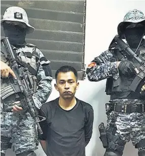  ??  ?? Peligroso. La policía afirmó que Jorge Alexánder Capacho, de 27 años, es considerad­o como un pandillero de alta peligrosid­ad.