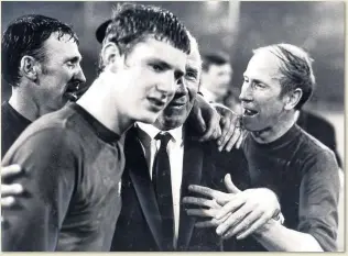  ??  ?? CHAMPIONS United’s Paddy Crerand (far left), Brian Kidd, Sir Matt Busby and Bobby Charlton