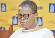  ?? Isithombe: THOKOZANI NDLOVU ?? IMEYA yeTheku, uNkk Zandile Gumede, esithangam­ini nabezindab­a eCity Hall, eThekwini, ngoLwesihl­anu