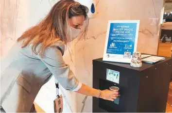  ?? Angel Tesorero/Gulf News ?? A water-from-air machine on display at the Arab Water Forum 2021 in Dubai