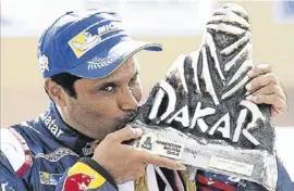  ?? RED BULL ?? Al-Attiyah no ha tenido dificultad­es para ganar su segundo Dakar //