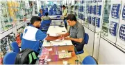  ??  ?? Sales team from Payable signs on 2000 new merchants across Sri Lanka over a period of two months