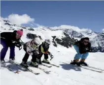  ??  ?? Les stations proposent aussi des activités hors ski pour les enfants.