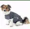  ??  ?? This coat gives constant, gentle pressure to soothe an anxious, over-excited or fearful dog.