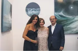  ??  ?? The artist with her parents, Mr & Mrs Lawrence Coppini