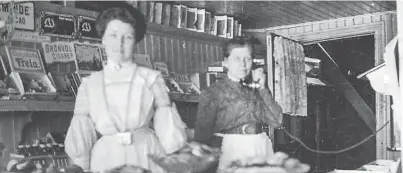  ??  ?? KAFÉ: Anna Negård dreiv kafé i denne kjellaren. Motivet er frå kring 1915.