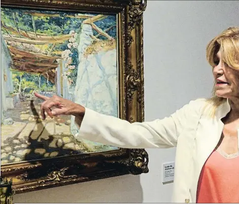  ??  ?? Gran coleccioni­sta. La baronesa en el Espai Carmen Thyssen de Sant Feliu de Guíxols y el buda que acaba de vender por 2,6 millones