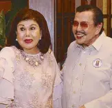  ??  ?? Former President Joseph “Erap” Estrada and Edna Camcam