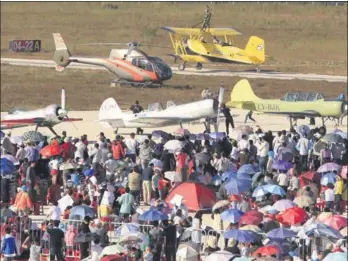  ?? TIAN WEITAO / FOR CHINA DAILY ?? An internatio­nal light aircraft event takes place in Faku. The county near Shenyang, capital of Liaoning province, aims to be China’s “light air capital” with an annual production of 1,000 light aircraft within five years, as well as a center for...