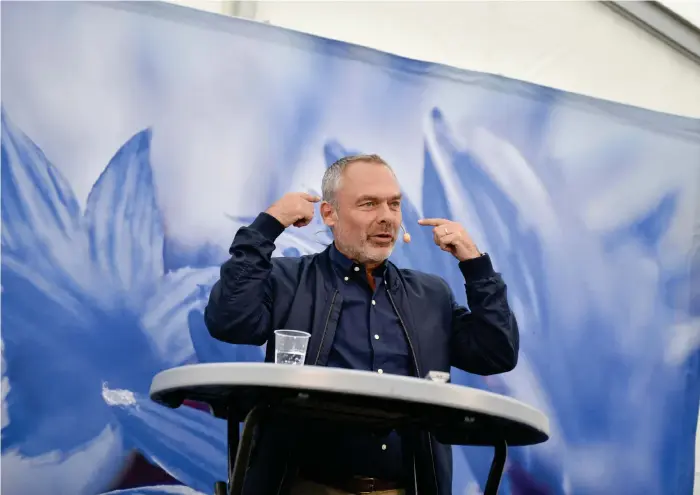  ?? Bild: VILHELM STOKSTAD ?? OROAD. ”Det är ett allvarligt hot mot den liberala samhällsmo­dellen”, säger Liberalern­as partiledar­e Jan Björklund om ett eventuellt Eu-utträde för Sverige.