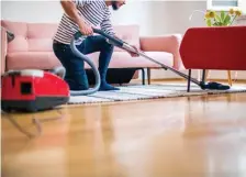  ?? METRO cREATIVE sERVIcEs ?? SMALL STEPS: Floor mats near entryways can reduce the time it takes to clean hardwood floors and reduce the wear and tear they endure.