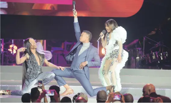  ?? Picture: Gallo Images ?? HAVING A BALL. Somizi Mhlongo, Mpho Popps and Dineo Ranaka during the 24th annual South African Music Awards at Sun City on Saturday.