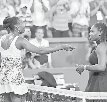  ?? Foto Afp ?? Venus (izquierda) saluda a Serena, al finalizar el partido