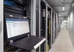  ??  ?? Los Edge Data Centers basados en RDCC facilitan la demanda de datos rápidament­e disponible­s cerca del punto de origen.