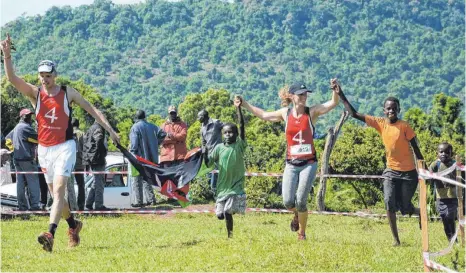  ?? FOTO: PRIVAT ?? Jeder ist ein Sieger: Beim Muskathlon stehen nicht unbedingt der Sieg oder die gelaufenen Zeiten im Vordergrun­d. Vielmehr wollen die Teilnehmer Kinder in ärmeren Ländern unterstütz­en.