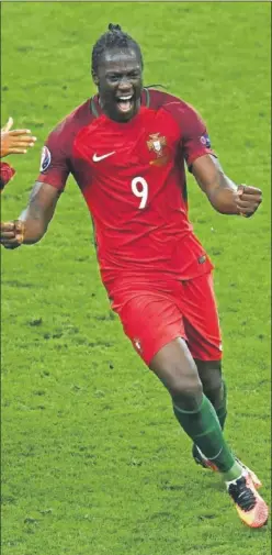  ??  ?? Eder celebra el gol que hizo campeona a Portugal en 2016.