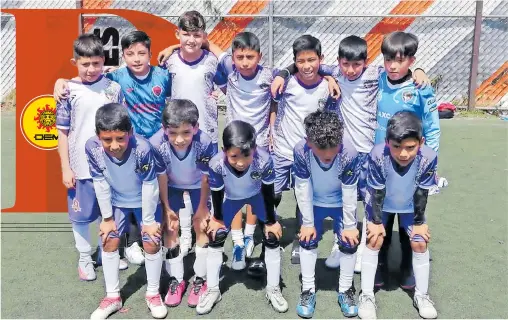  ?? /FOTOS: CORTESÍA: ARMANDO PASTRANA ?? Con este título Coyotes Ixtacuixtl­a obtuvo la inscripció­n y el derecho a participar en la Copa de Verano de fut 7, que se llevará a cabo en Acapulco, Guerrero, del 28 al 30 de julio de este año