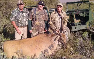  ??  ?? LEFT TO RIGHT: Gareth Diesel, Dale King and the proud author with his eland cow.