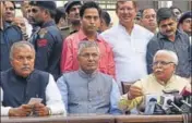  ??  ?? n All India Jat Aarakshan Sangharsh Samiti president Yashpal Malik (left) with Haryana chief minister Manohar Lal Khattar (right) at a press conference in New Delhi on Sunday. >>P4 VIPIN KUMAR/HT