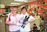 ?? MARK NEWMAN, HAMILTON COMMUNITY NEWS ?? Shirleyann Bastable (left) and Gail Henderson are closing Rainbow Treasures in August after almost three decades in business.