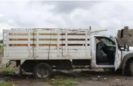  ?? AGENCIA ENFOQUE ?? Decomiso de unidades con combustibl­e ilícito.