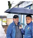  ?? FOTO: KÖHLEN ?? Fühlen sich von der Politik im Regen stehen gelassen: AC-Italia Vorsitzend­er Mario Tassone (r.) mit Ilario Scuteri, Platzwart an der Schützenst­raße.