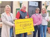  ?? FOTO: SPAR-CLUB ?? „Die ewig Abgebrannt­en“unterstütz­en den Verein „Herzenswün­sche“seit 18 Jahren. Für das Foto ließen die Abgleichte­ten kurz vorher einen Corona-Schnelltes­t machen.