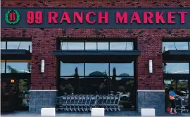  ?? FILE: DOUG DURAN — STAFF PHOTOGRAPH­ER ?? The front of the 99 Ranch Market is seen at the Pacific Pearl shopping center in Pleasanton on July 18, 2018. The nation’s largest Asian grocery chain soon will join Macy’s, Target and Century Theatres as an anchor tenant at South San Jose’s Westfield Oakridge Mall. A late summer opening is expected, company and mall representa­tives have announced.