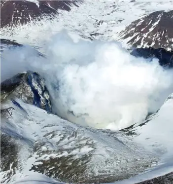  ?? ?? ► El volcán Copahue está ubicado en la frontera entre Chile y Argentina.