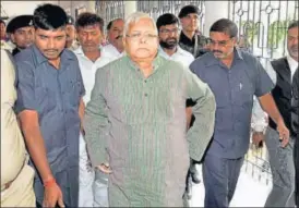  ?? PTI PHOTO ?? RJD supremo Lalu Prasad arrives to appear before a CBI court in Ranchi on Friday.