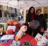  ?? ?? ❷
Rosy et Julia Jorquera et leurs boîtes à bijoux.