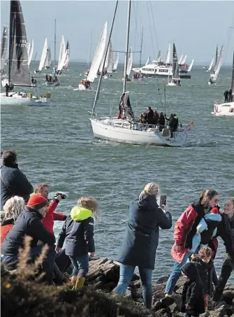  ?? ?? 405 bateaux et près de 2 500 régatiers naviguent en baie de Quiberon jusqu’au 1er avril. Sa