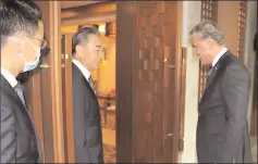  ?? HAINAN
-APP ?? Chinese State Councilor and Foreign Minister Wang Yi warmly receives Federal Minister for Foreign Affairs, Makhdoom Shah Mahmood Qureshi at Hainan Province of China.