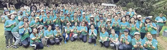  ?? ?? Watsons employees at the Do Good Eco Tour with over 2,000 seedlings planted