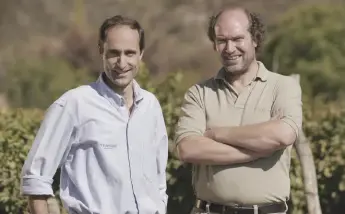  ??  ?? Left: Marcelo Belmonte (left) with Daniel Pi; the duo planted the cool Costa &amp; Pampa vineyard